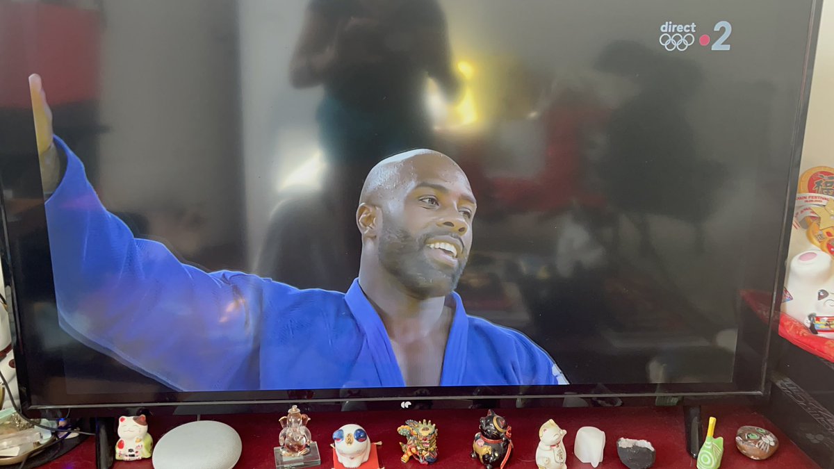 3 médailles d’or !!!! Les français nous font rêver ! Quelle joie Quel plaisir !!! 
Vive le sport 
Vive les JO Paris 2024 !!! Bravo #OlympicGames #gold #JOParis2024