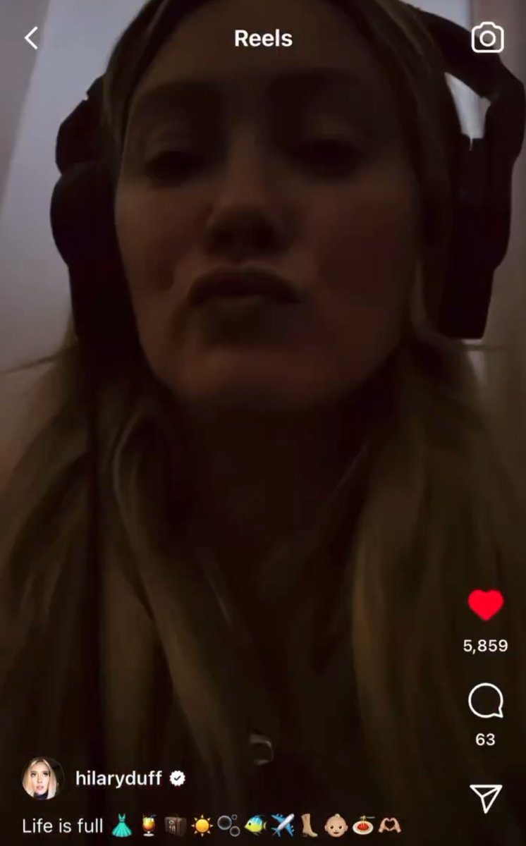 Hilary Duff Charts tweet media