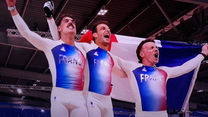 XavierGil_MPils's tweet photo. Joris Daudet, Romain Mahieu et Sylvain André sont entrés dans la légende du sport français en réalisant un triplé historique en #BMXrace une première depuis 100 ans aux JO d'été.🥇🥈🥉🇫🇷

#AllezLeBleus #JOParis2024 #OlympicGames  #Olympic2024 #Paris2024 #JeuxOlympiquesParis2024 https://t.co/8KCGVgIhj3