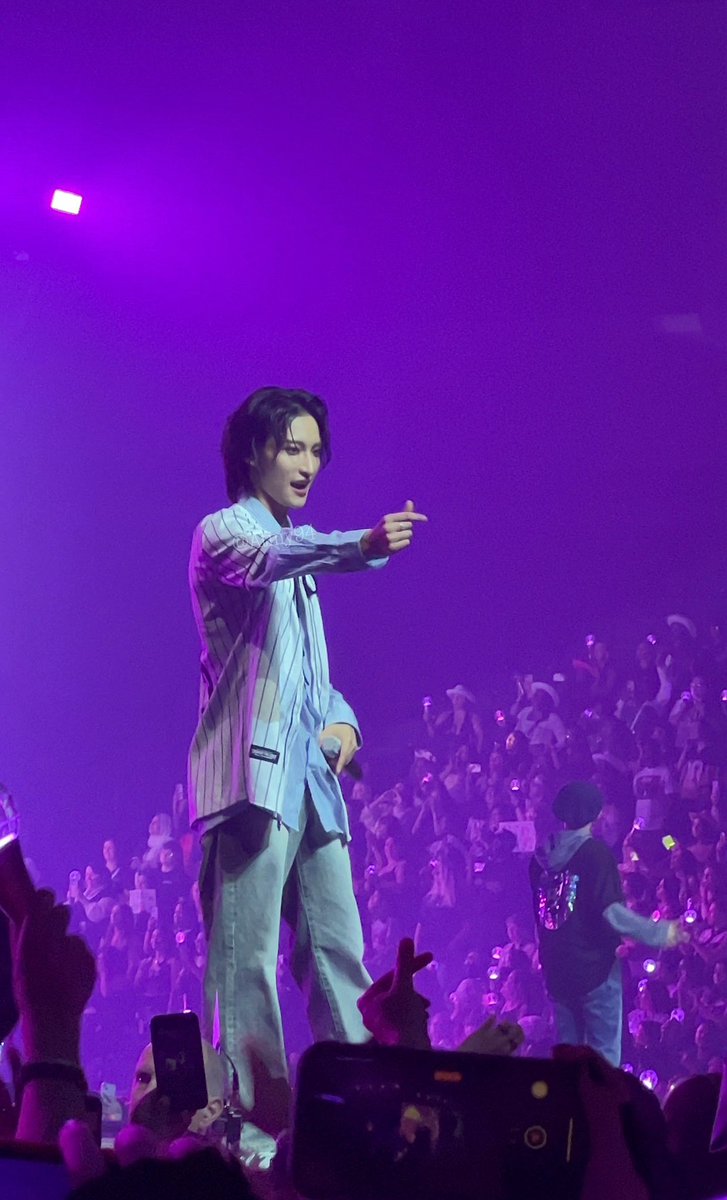 Atiny94's tweet photo. Plus, I got to see my college bestie experience Ateez for the first time! (my lightiny ver. 1 even got some use!!) https://t.co/N3gbmeez0p