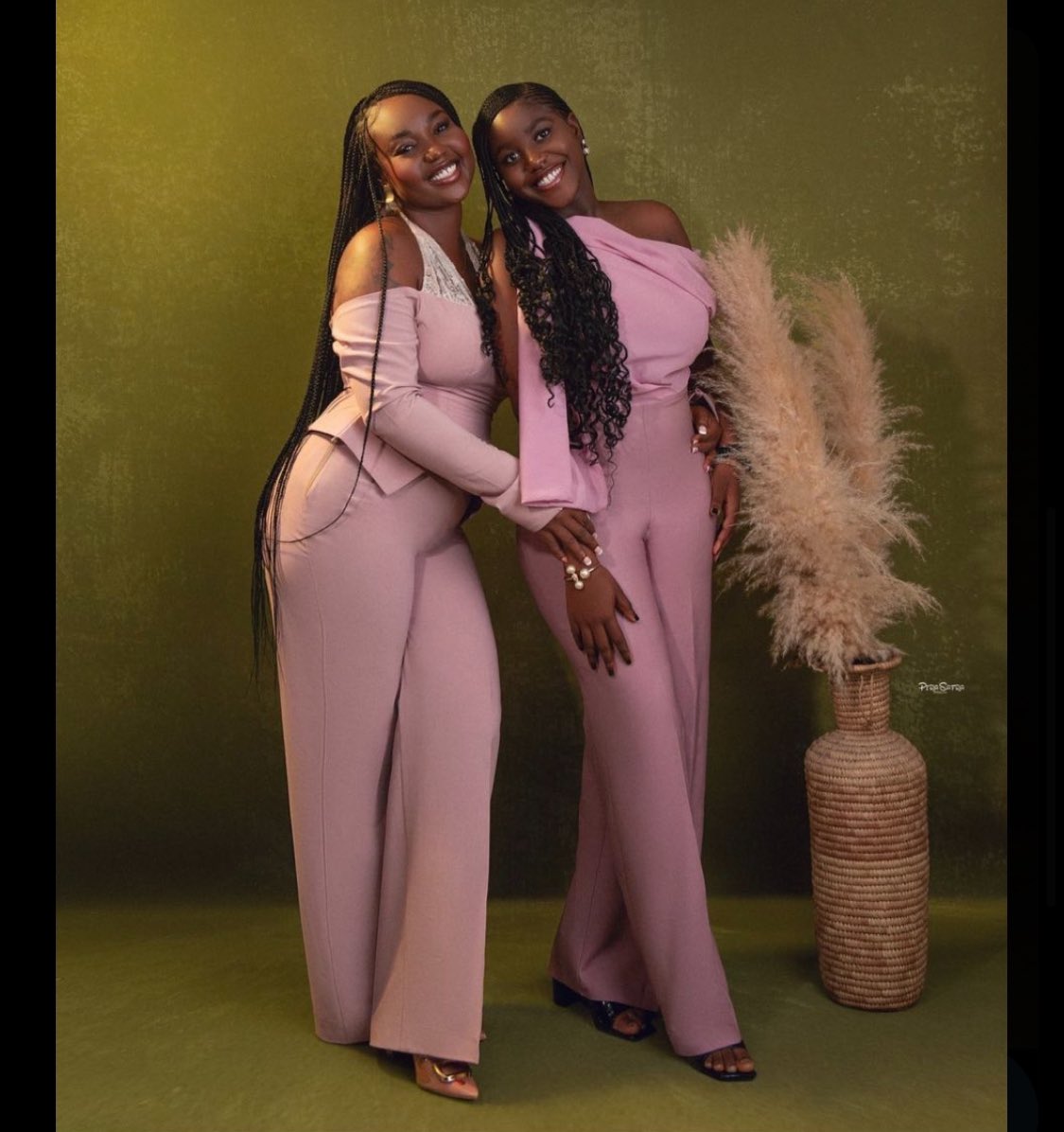nayysworld's tweet photo. Ruthie and her daughter #bbnaijas9
 #bbnaija https://t.co/DRKJSJop8B