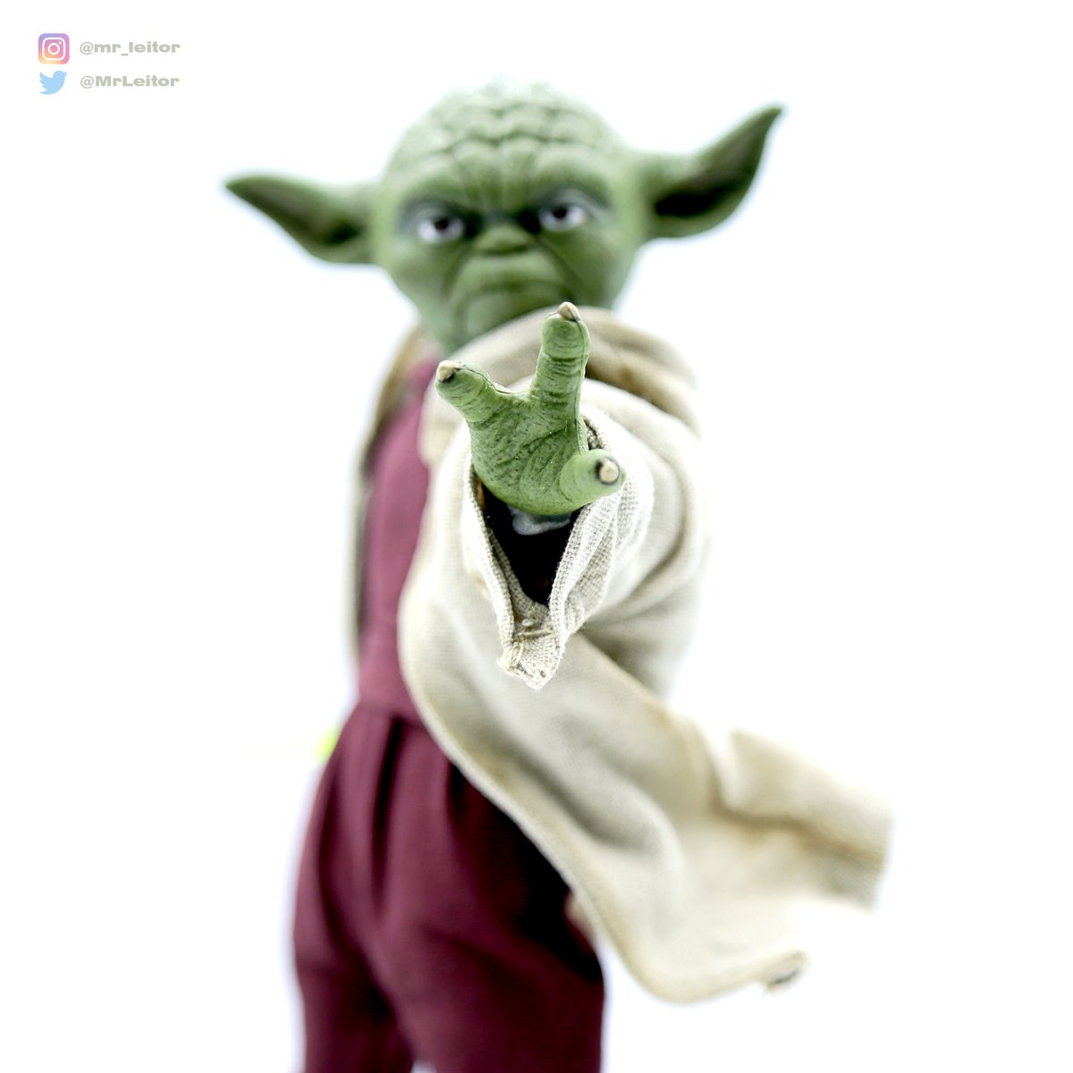 MrLeitor's tweet photo. La conclusión es que es una figura bastante buena para ser de una marca sin licencia, pero que para el precio que tiene (unos 200€) tiene una relación calidad/precio regular.
Eso sí, muy buena alternativa al de Hot Toys.
#TwelveWorld #ForceMaster #Yoda #StarWars #FotoReview https://t.co/oWTsrqEOMj