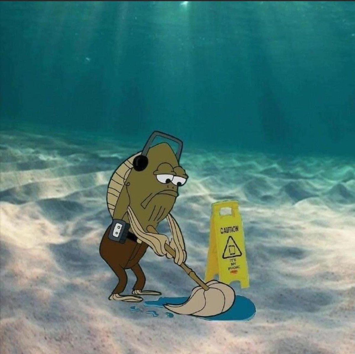 ThatDudeTaco's tweet photo. How hard I mind my business https://t.co/ZrYBa9RwYu