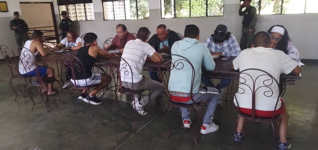 2).- <a href="/defensoria_guar/">Defensoria Guarico</a> en la sede del Destacamento 341 procede a  entrevistar a 22 personas que estan privadas de libertad, detenidas señaladas de haber participado en las alteraciones del orden público Guarico están a la orden del Ministerio Público <a href="/aruizddp/">Alfredo Ruiz</a> <a href="/Defensoria_Vzla/">Defensor del Pueblo</a>