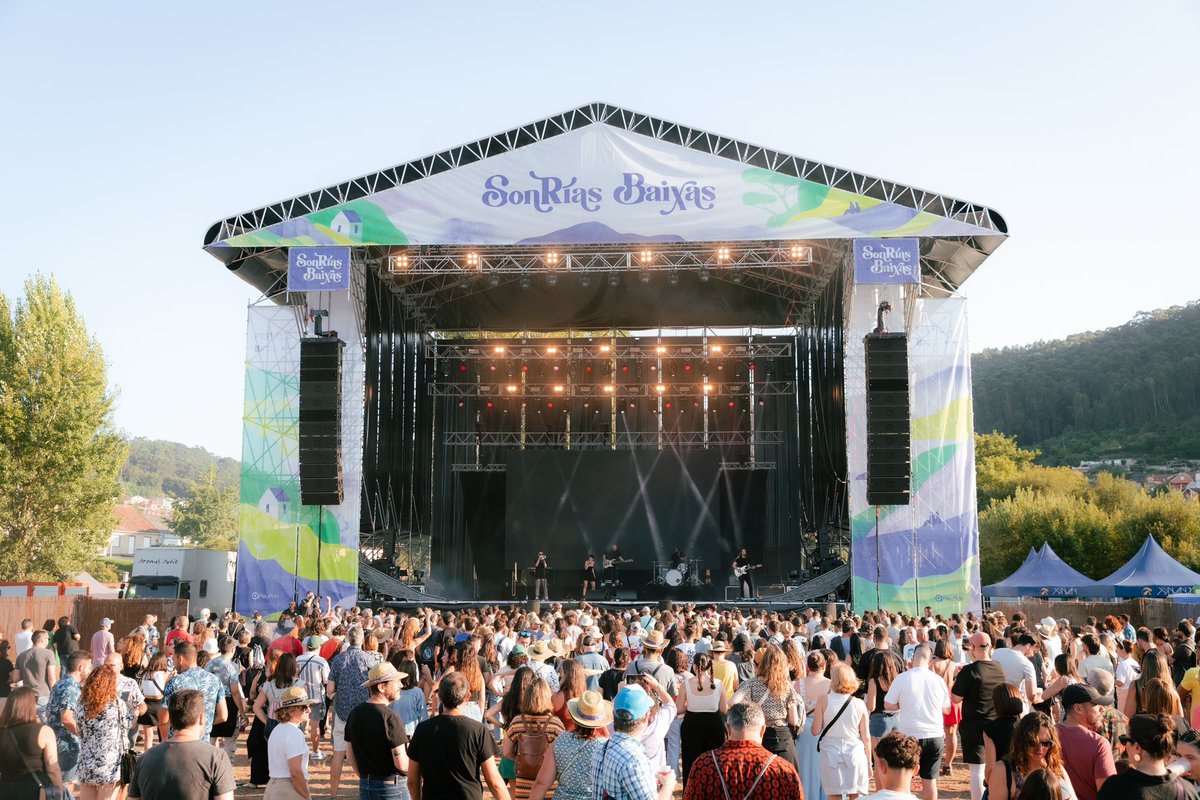 sonriasbaixas's tweet image. Emocionante @travisbirds abrindo o segundo día do escenario @festgalicia @camino_xacobeo @culturaxunta 

📸: 1, 2 @ainhoalaucirica, 3 @aigiboga e 4 @rociocibes 

#FestGalicia #Agadic #Xacobeo #SonRíasBaixas2024