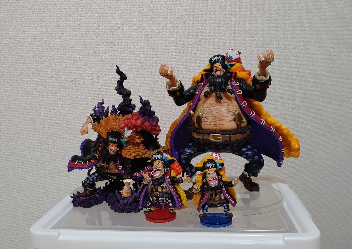 今日は、四皇黒ひげ海賊団の頼れる提督ティーチゃんのお誕生日。画像は我が家のフィギュア達(ワンピの実入れるの忘れた)。
悪魔の実を2つ有してるけど、「なぜ2つも能力を持てるのか」よりも、「なぜ普通は1つしか能力を持てないのか」として考えた方が
#マーシャル・D・ティーチ誕生祭2024
#ONEPIECE