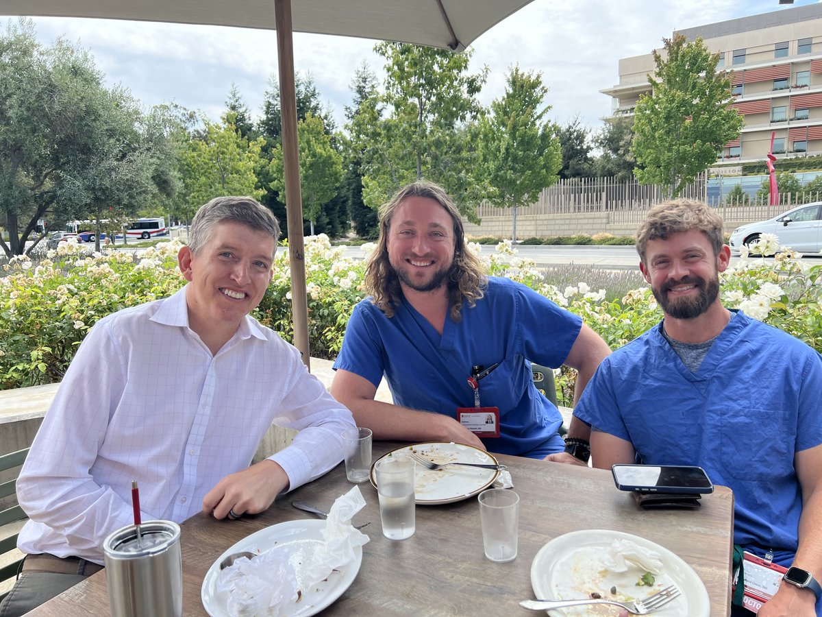 PetePoullos's tweet photo. The men of Blake Wilbur Ultrasound at Tootsies@ayakamaya @StanfordBodyRad @StanfordRadRes #WeAreBlake https://t.co/WKCEESvuGB