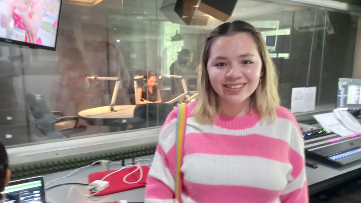 Alterna_MX's tweet photo. ¡Sintoniza @RadioUNAM! 📻 96.1 FM
@AValentinaSM está #EnVivo en @PrismaRU hablando sobre su reportaje ‘Scouts denuncian fallas en mecanismo para atender violencia de género’.

👉 https://t.co/aC50YC5fQO

#CorrienteAlterna #RadioUNAM #ASMAC https://t.co/Odu0yBUvnT