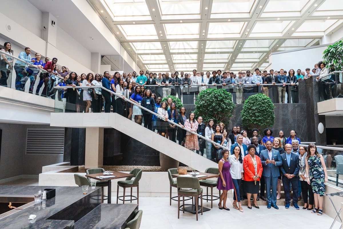 Exelon's tweet photo. It was amazing for our #ExelonFoundation #STEMAcademy and Boys to STEM Academy students to hear words of wisdom from Exelon leadership including, President & CEO, @CalvinGButler and SVP and COO of PHI Tamla Olivier. #STEMLearning https://t.co/dE2iWey9ln