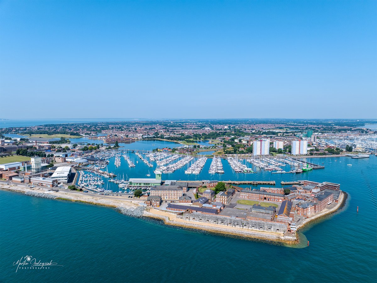 MarcinJ_Photos's tweet photo. Fort Blockhouse, Haslar Marina and Gosport during the summery weather! 😍 #portsmouth #pompey #southsea #hms #gosport #haslarmarina #haslar #marina https://t.co/ix0Vk82w2e