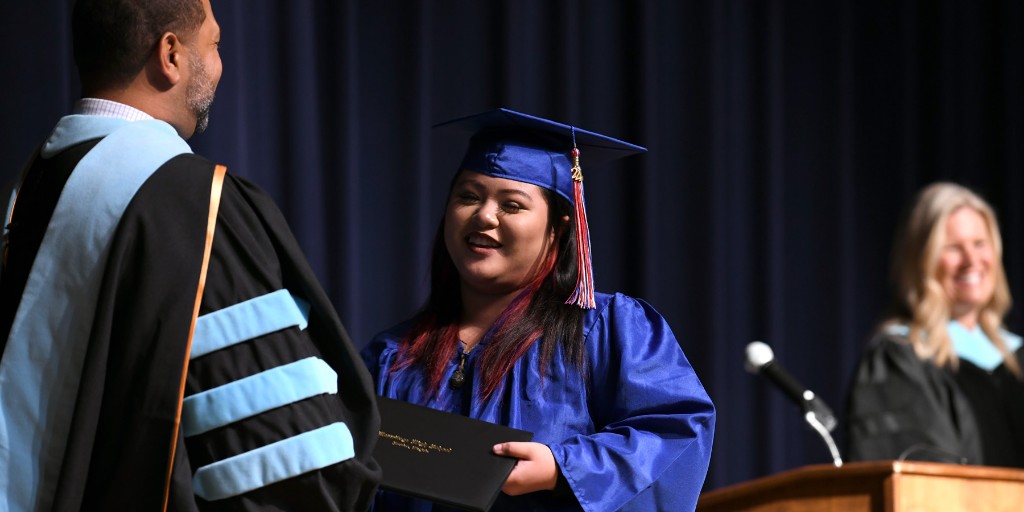 Give it up for the latest members of the graduating Class of 2024! The students, from 10 HCPS high schools, worked hard to complete degrees this summer. They crossed the stage Wednesday and accepted diplomas in a ceremony at Henrico HS. Congrats! Photos: henricoschools.us/page/graduation