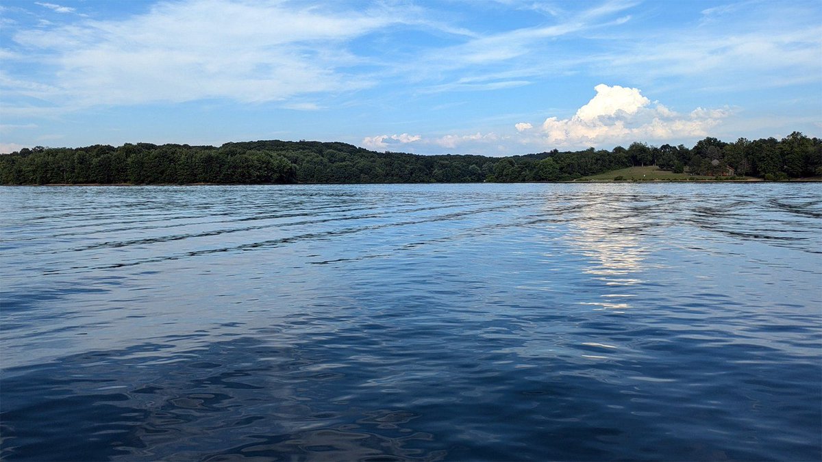 DCNRnews's tweet photo. This recent photo of the blue waters at Lake Marburg at #CodorusStatePark in York County has us daydreaming for the soon-to-be-here weekend!  

The 1,275-acre lake has 26 miles of shoreline and is a rest stop for many migrating waterfowl and shorebirds. It’s also popular with sail and motor boaters. #PaStateParks