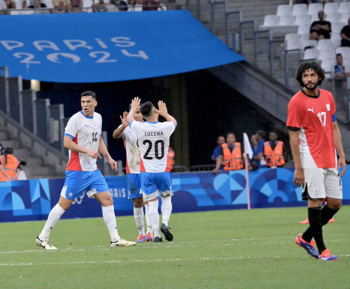 coparaguay's tweet photo. 💪🏼 ¡ARRIBA, MUCHACHOS. Con la FRENTE en ALTO!

🇵🇾 El #TeamParaguay dio todo en cada pelota y no dio por perdida ninguna pelota pero cedió en penales ante Egipto en los Cuartos de Final en #Fútbol

#ElEquipoDeTodos #JuegosOlímpicos #Paris2024 #ParaguayPuede #VamosParaguay https://t.co/O3f6T3WSMS