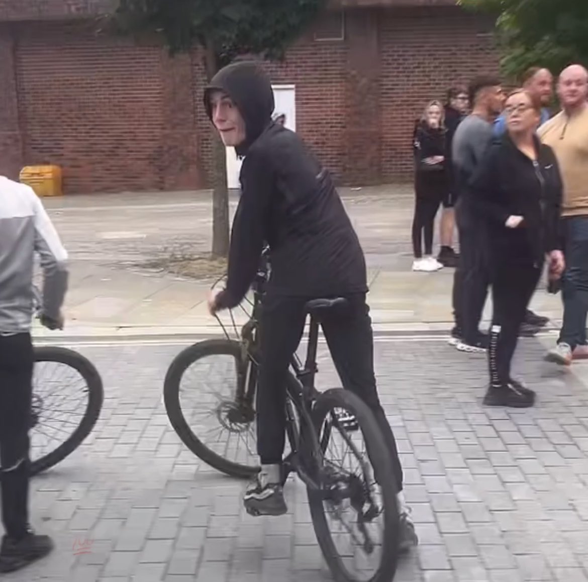 Just some screenshots from Tik tok of scruffs participating in “protests” because not only do they cause such damage and destruction they also film each other doing it 🤡 #sunderland