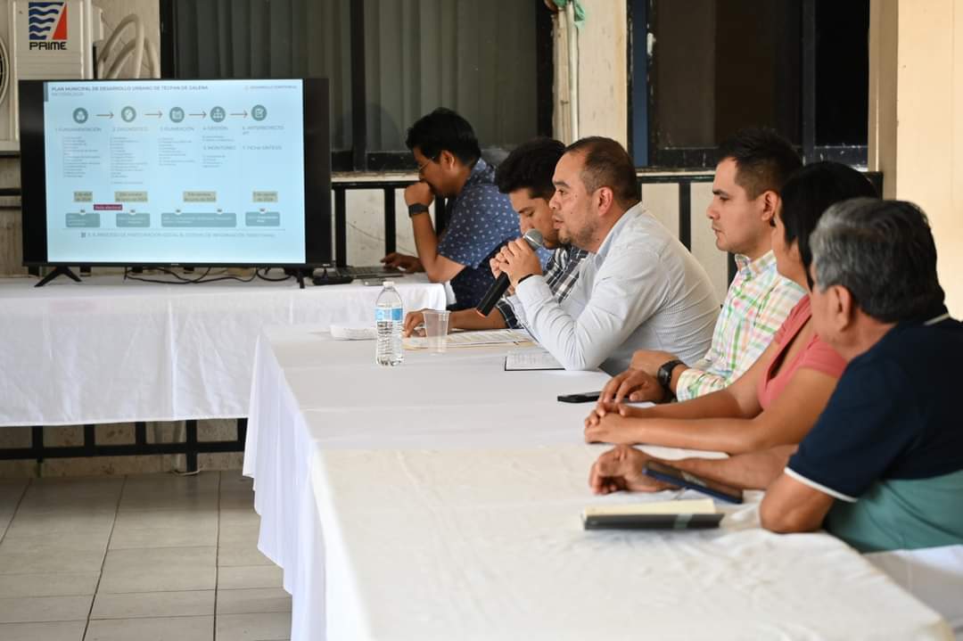 YasirDeloya's tweet photo. Llevamos a cabo la sesión ordinaria del Consejo Municipal de Desarrollo Urbano y Vivienda de Tecpan de Galeana, a fin de consolidar el Plan Municipal de Desarrollo Urbano con proyectos estratégicos y detonadores en el municipio. https://t.co/USgppXWLd6