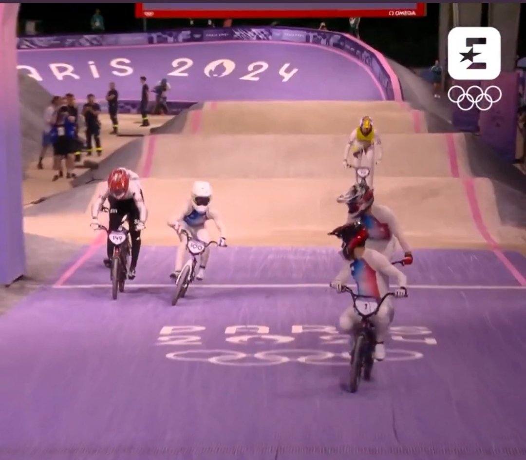 T'es champion olympique et vice-champion olympique, dans ton pays, et la première chose que tu fais c'est de regarder si ton pote va lui aussi monter sur la boîte 👌

Ça c'est de l'esprit olympique qui olympise ✔️