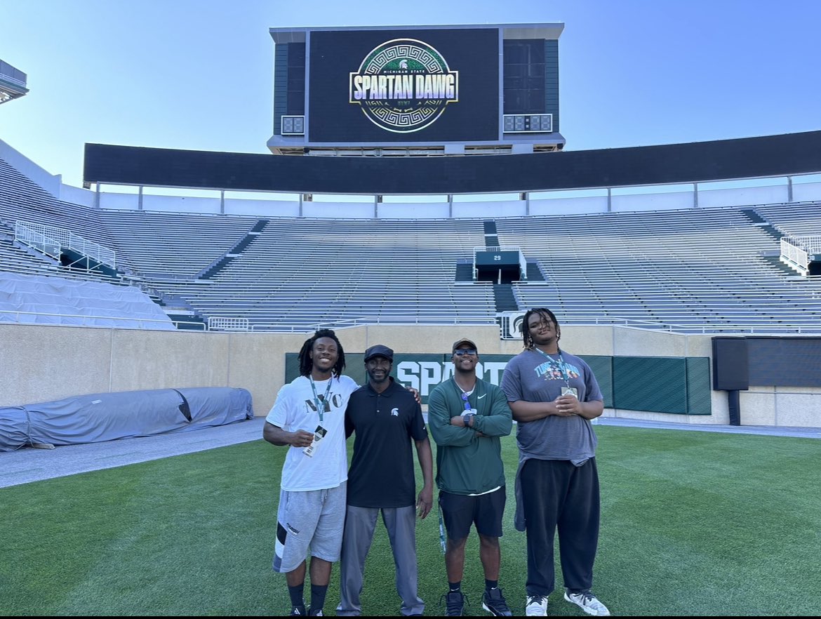 Spartan Dawg Con was Fantastic! Thanks <a href="/Coach_Smith/">Jonathan Smith</a> for answering my questions. Thanks <a href="/MikeDoc40/">Michael Doctor</a> for having us out. <a href="/DBcoachadams/">Blue Adams</a> Dispersing Wisdom on me. <a href="/coach_meat/">Demetrice”Coach Meat”Martin</a> Recognizing my potential. <a href="/JoeS_Rossi/">Joe Rossi</a> for throughly explaining his Coaching style. For me &amp; <a href="/David_Russell06/">David “Doc” Russell</a>