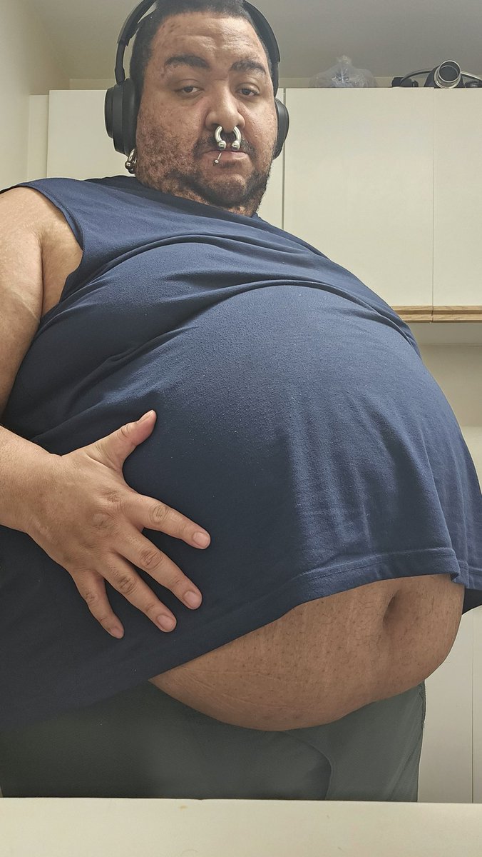 WerewolfBelly's tweet image. Absolutely PACKED myself before dinner last night 🥵

Literally couldn't reach all the way down my gut. 

If this gets 100 retweets I'll post a video too 🐷🥴🐺