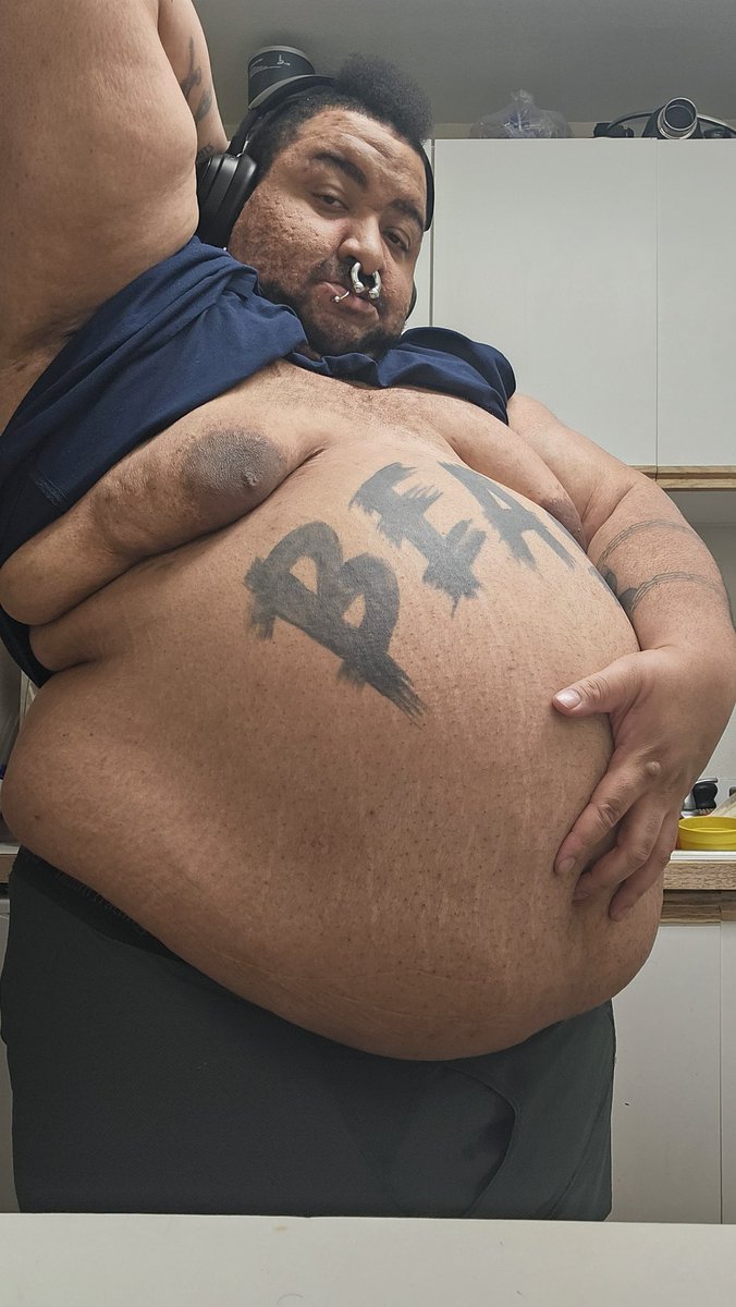 WerewolfBelly's tweet image. Absolutely PACKED myself before dinner last night 🥵

Literally couldn't reach all the way down my gut. 

If this gets 100 retweets I'll post a video too 🐷🥴🐺