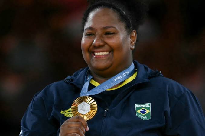MichellPeninha's tweet photo. Hoje, o primeiro ouro do Brasil nas Olimpíadas de Paris foi dela, a judoca Bia Souza. Mais do que merecido! E o esporte sempre proporcionando momentos inspiradores 🚀 https://t.co/WmzRf9948N