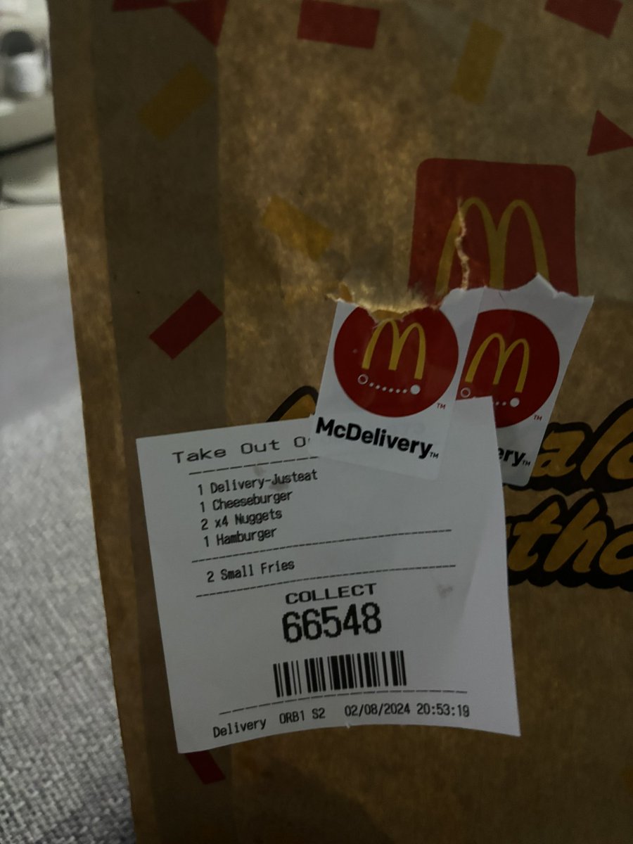mrdaly73's tweet photo. @McDonalds  Kentish Town, when you order food you must check as 9 times out of 10 you will find that an item is missing, fortunately when you order a delivery you can’t, 3 items missing, refund isn’t good enough. Is it really that difficult 😞 https://t.co/NQrRXUPGZ4