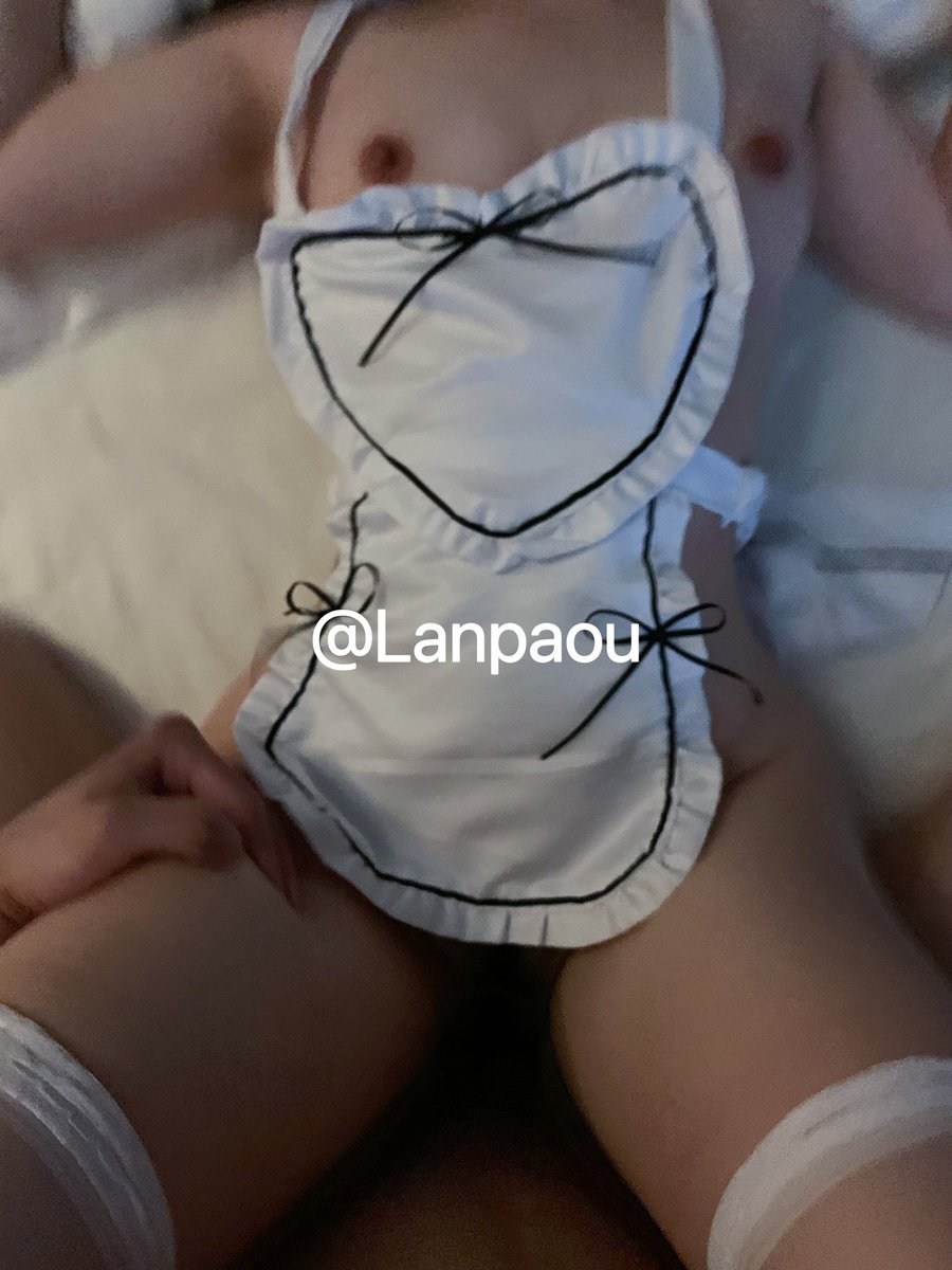 Lanpaou's tweet photo. 年初的时候一个小母狗求调教连装备都买好了 https://t.co/FqntFwTpjm