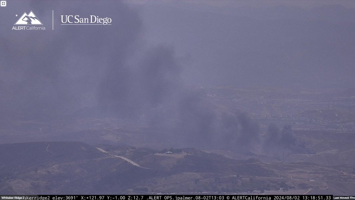 LAFireAlerts's tweet photo. #Castaic. Brush fire. Tapia Canyon and Charlie Canyon. #CopcoFire. https://t.co/YIFBCZCISx