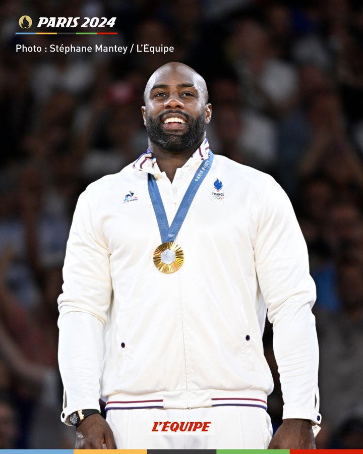 loic2b's tweet photo. Bon courage aux équipes de @lequipe pour la Une de demain !
#Paris2024 https://t.co/dYkEfEq6Gs