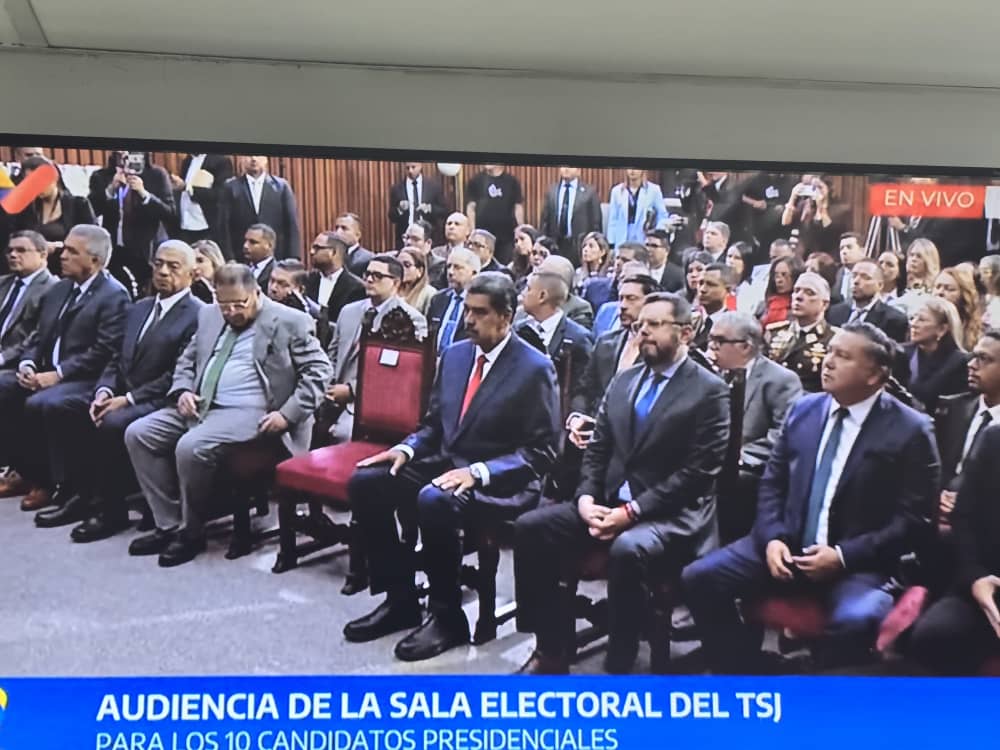 Y donde están pues? Queda en evidencia la mentira y la manipulación. Pero la verdad prevalece con un gobierno de justicia, de paz como el de <a href="/NicolasMaduro/">Nicolás Maduro</a> que viva Venezuela, que la Patria de Bolívar y de Chávez! 🇻🇪✌️
#MujeresPorLaPaz