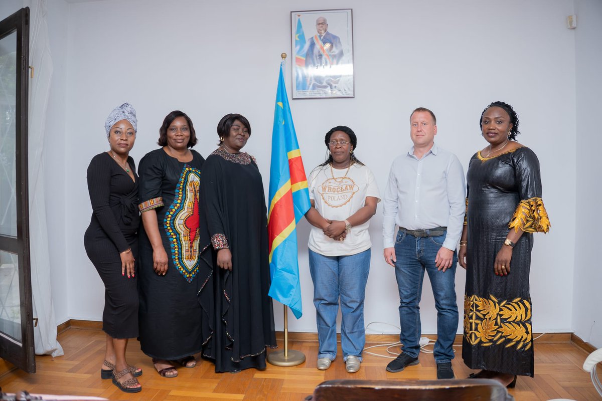 RDCenPologne's tweet photo. #RDCenPOLOGNE | #PlusJamaisSeuls #Genocost #02Aout
Commémoration du #Genocost à l’Ambassade de la RDC à Varsovie.
1/3 https://t.co/SGPA2JqFM4