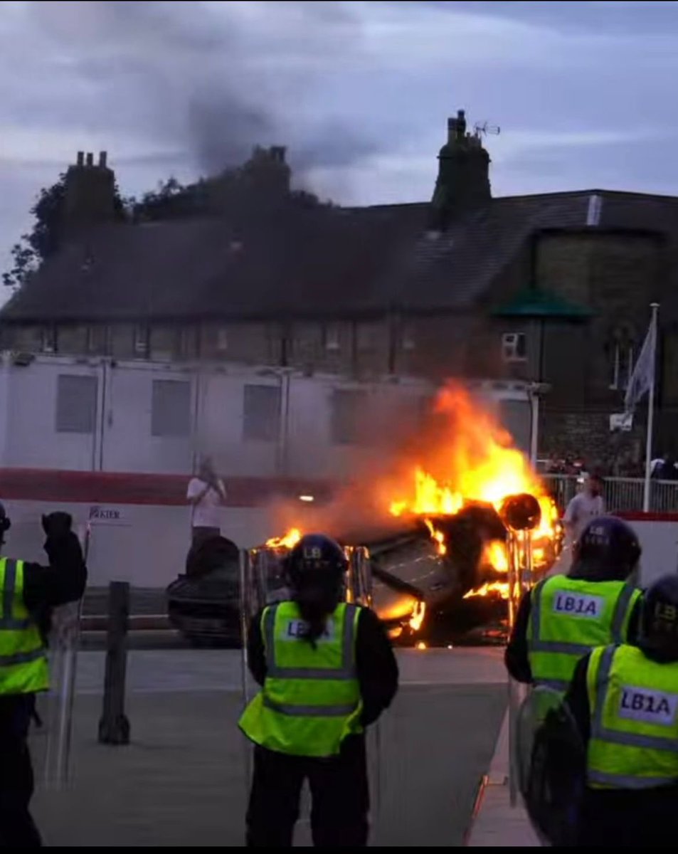 For those who say these aren’t far right protests, well, in Sunderland they shouted racist slogans, they attacked an Uber driver’s car because of his colour and they attempted to march on the mosque, only stopped by riot police. Pretty conclusive evidence if you ask me
