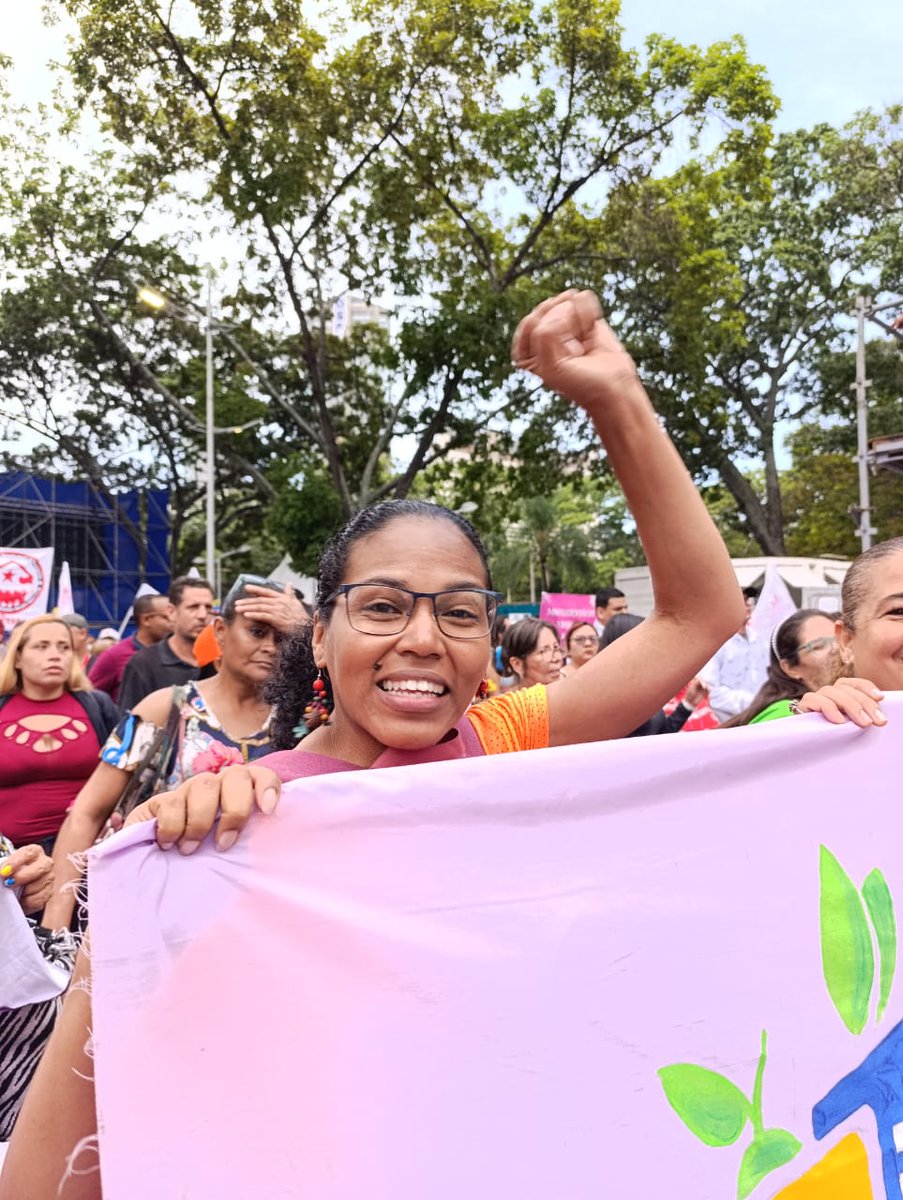 🌱🇻🇪 ¡Mujeres agrourbanas en apoyo al Pdte. <a href="/NicolasMaduro/">Nicolás Maduro</a>!

Desde el centro de Caracas, las mujeres se movilizan reafirmando la conciencia patriota y antiimperialista de las venezolanas reivindicadas por la Revolución Bolivariana.

#MujeresPorLaPaz