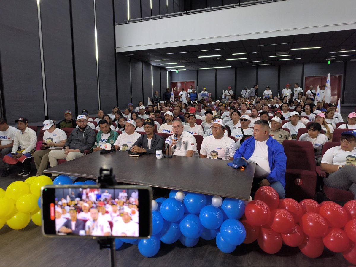 Mira_Venezuela's tweet photo. Hoy más que nunca, el Movimiento Integrador Revolucionario Antiimperialista #MIRA, reafirma su compromiso inquebrantable con la revolución bolivariana antiimperialista y chavista. Nos mantenemos firmes en nuestra misión de preservar la paz en Venezuela y construir una nación potencia que sea ejemplo de justicia social y equidad. 
@NicolasMaduro