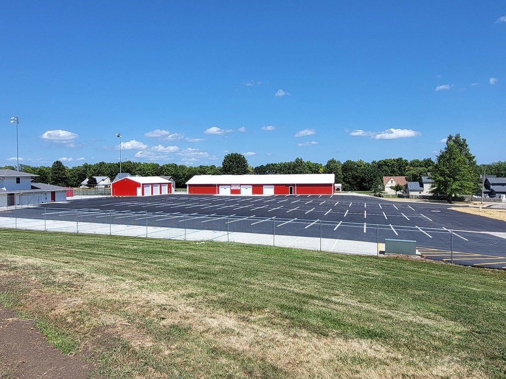 LawsonGoCards's tweet photo. Our HS/MS Parking Lot Paving, Sealing, and Storm Drainage projects are nearing completion. #WeAreLawson #BondProjects https://t.co/8nlMKV72Su