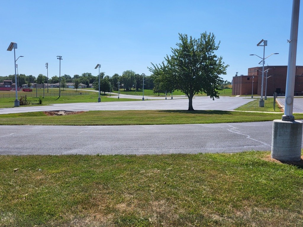 LawsonGoCards's tweet photo. Our HS/MS Parking Lot Paving, Sealing, and Storm Drainage projects are nearing completion. #WeAreLawson #BondProjects https://t.co/8nlMKV72Su