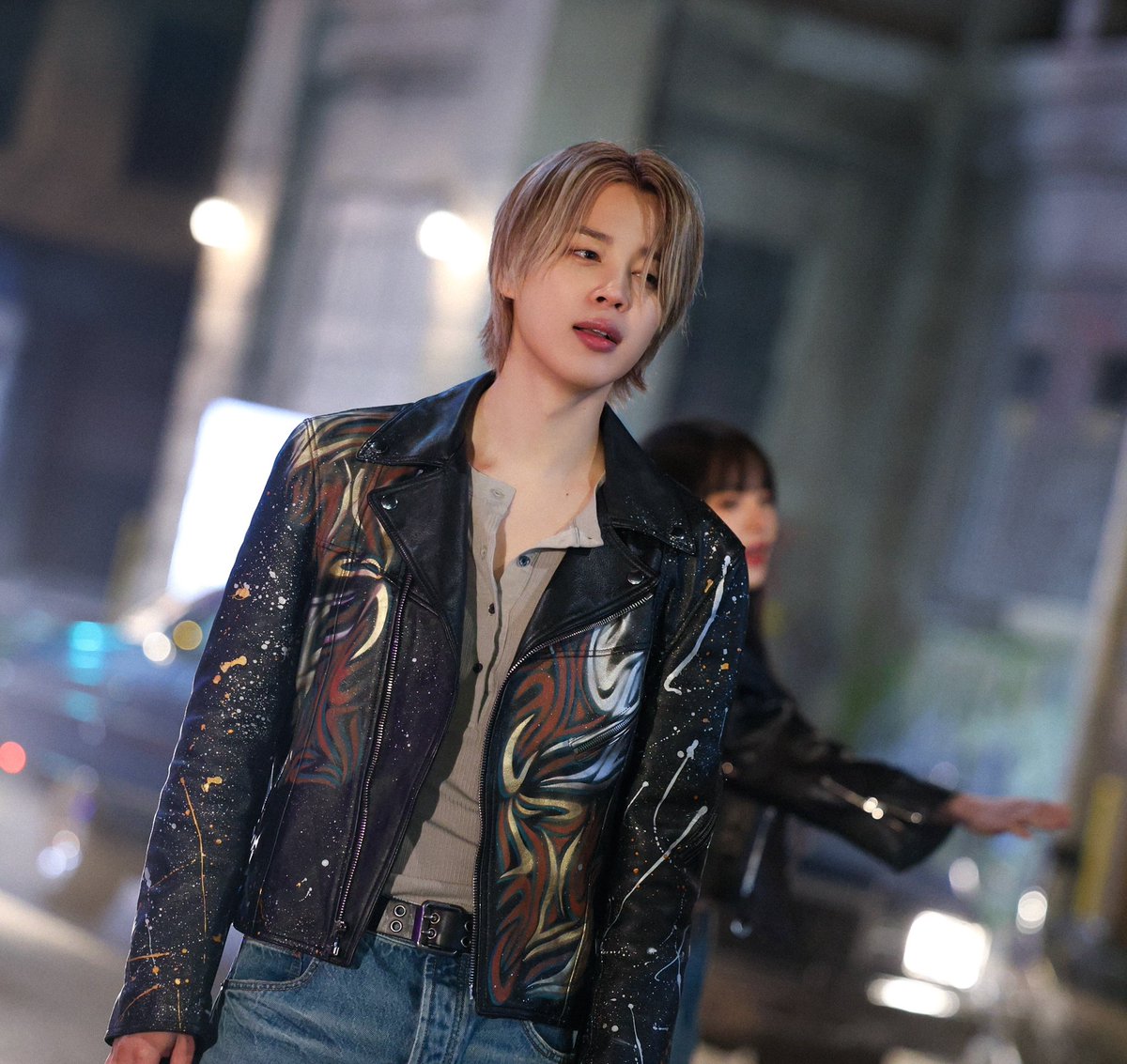 BTSxBRAZIL's tweet photo. ❗️ Já está aparecendo na grande de programação, á partir das 18h07 (horário de Brasília) vai ter a estreia da 'Who' na programação do TVZ! Já estamos aqui acampadas no @multishow! 💜

JIMIN NO TVZ
#Jimin_Who #JIMIN https://t.co/65nWrVzhbm