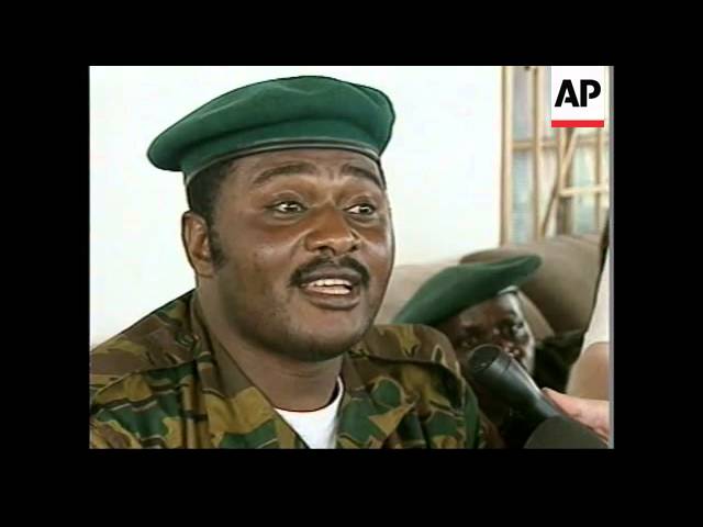 benbabunga's tweet photo. Jean-Pierre ONDEKANE INKALE

Il a 36 ans ce 2 août 1998, lorsqu'il décide de tourner le dos au Président Laurent-Désiré Kabila et de rallier la rébellion du RCD. Il était basé à Goma, à la tête de la 10è Brigade, une des meilleures unités que Laurent-Désiré Kabila venait de mettre sur pied, dans le cadre de sa nouvelle armée, les Forces Armées Congolaises (FAC). En août 1998, Jean-Pierre Ondekane affirmait disposer de 50.000 hommes dans le Kivu, notamment son propre bataillon du Nord-Kivu (composé d'environ 14.000 soldats), et d'autres éléments d'une autre importante Brigade envoyée par Kinshasa (la 12è Brigade) stationnée dans le Sud-Kivu. La perte de ces deux brigades (la 10è et la 12è) fut donc un coup dur pour le Président Laurent-Désiré Kabila.  

Jean-Pierre Ondekane sera désigné Chef d'État-Major Général et Commandant en chef des Opérations de la rébellion du RCD (baptisée "Armée Nationale Congolaise", ANC). Lors de la première scission qui intervient au sein du mouvement en 1999, Jean-Pierre Ondekane est désigné 1er Vice-président du RCD (avec Moïse Nyarugabo comme 2è Vice-président), et gardera le commandement militaire du mouvement. 

Lors de la transition politique (2003), il est élevé au grade de Général de Brigade, puis nommé Ministre de la Défense nationale du gouvernement de transition (composante RCD), poste qu'il occupera jusqu'en 2006.

En mai 2020, âge de 58 ans, il est envoyé à la retraite par le Président Félix Tshisekedi.