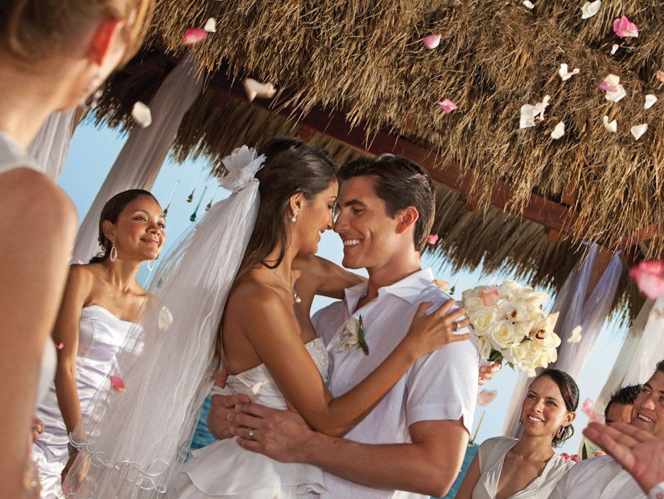 FianceeBodas's tweet photo. Porque en Secrets Aura Cozumel sabemos que te mereces una asombrosa boda en la playa, ยกcheca este paquete de bodas!
https://t.co/QZcUCenQ05
#bodaplaya #bodasdestino #bodasdestinomexico #weddingbeach
#weddingdestination #secretsaura #cozumel #caribemexicano https://t.co/C968hrBHsR