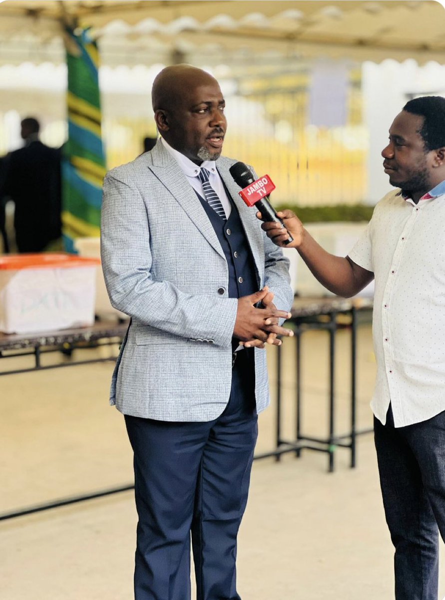 CharlesBoaz10's tweet photo. Hongera learned brother @Mwabuk2Boniface kwa kuchaguliwa kuwa Rais wa @TanganyikaLaw https://t.co/B350wUClal