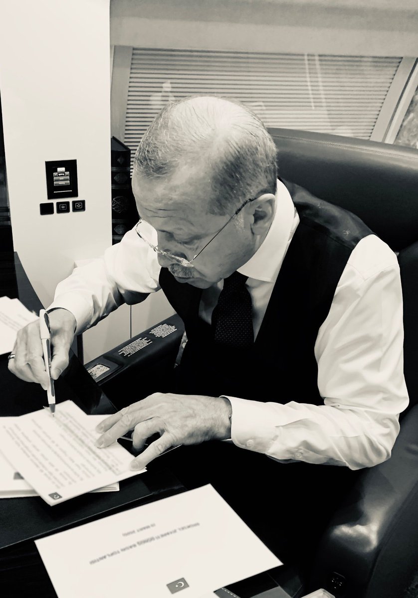 Yusaisback's tweet photo. Dünyanın en güçlü silahı, Erdoğan gibi bir lidere sahip olmaktır. #ErdoğanınYanındayız https://t.co/Fkj4UBzh3t