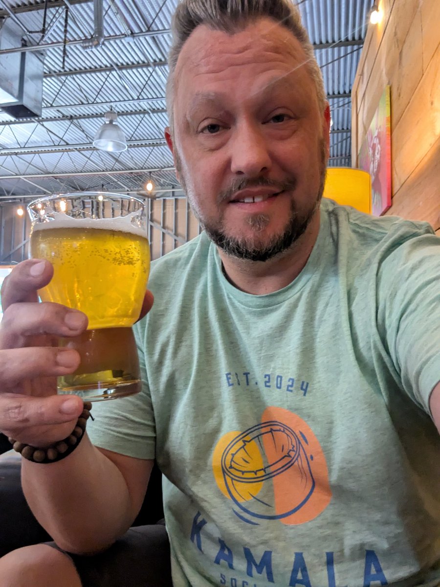 paynomind's tweet photo. Tons of compliments at the brewery for my #Kamala2024 tshirt by @olive_york
Georgia is going blue again!
#coconuttree #KamalaSocialClub #projectcoconut #KHive https://t.co/rkjzlzgJOz