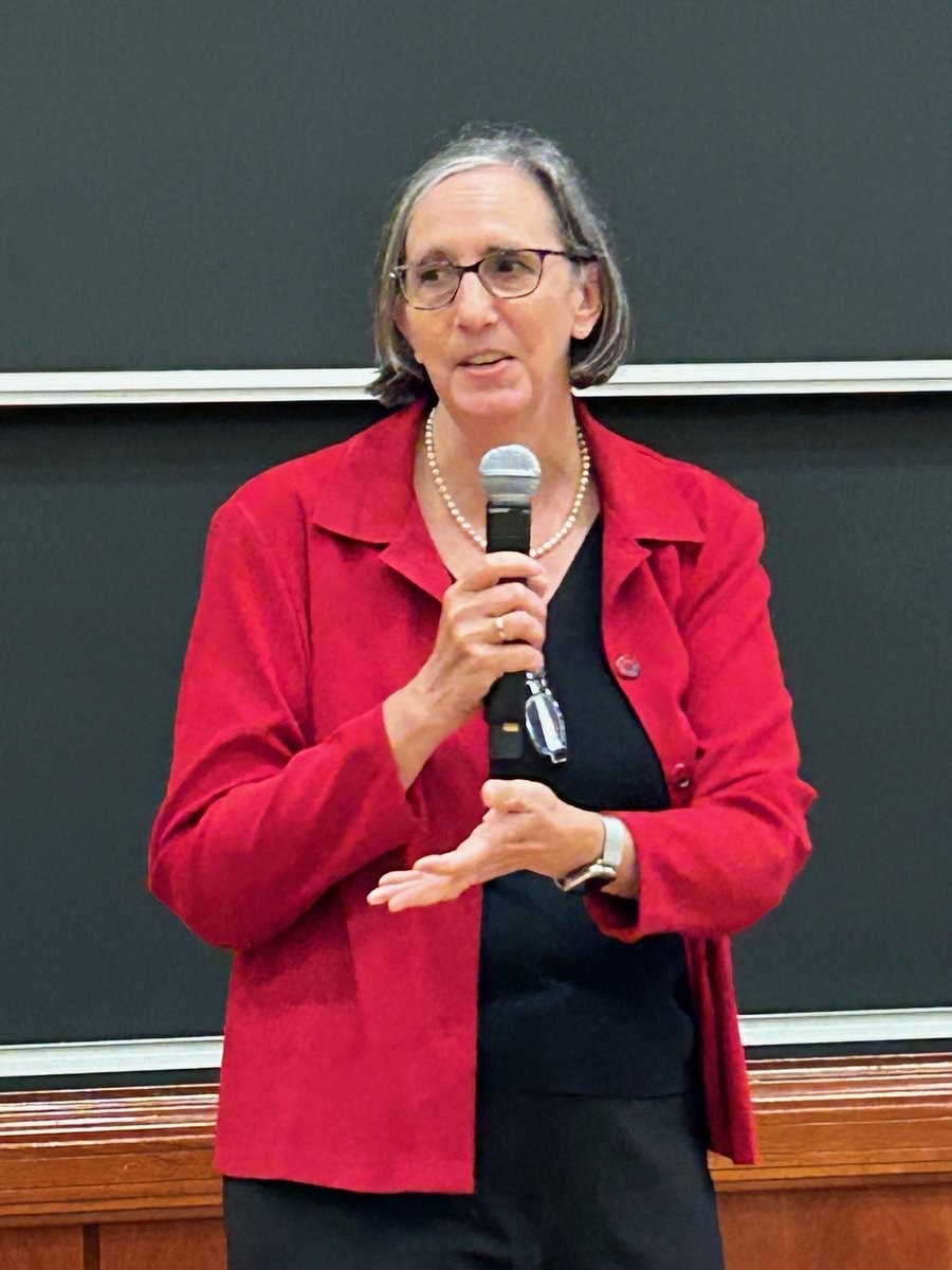 Dr. Kimryn Rathmell (@ncidirector) on Twitter photo Today I had the pleasure of speaking at <a href="/UCCancerCenter/">UChicagoCancerCenter</a>’s 10th Annual Summer Research Symposium. This terrific event brought together trainees from the center’s Pathway Programs, along with their support networks—family, research mentors, and stakeholders. spr.ly/6013YGFiT Today I had the pleasure of speaking at <a href="/UCCancerCenter/">UChicagoCancerCenter</a>’s 10th Annual Summer Research Symposium. This terrific event brought together trainees from the center’s Pathway Programs, along with their support networks—family, research mentors, and stakeholders. spr.ly/6013YGFiT
