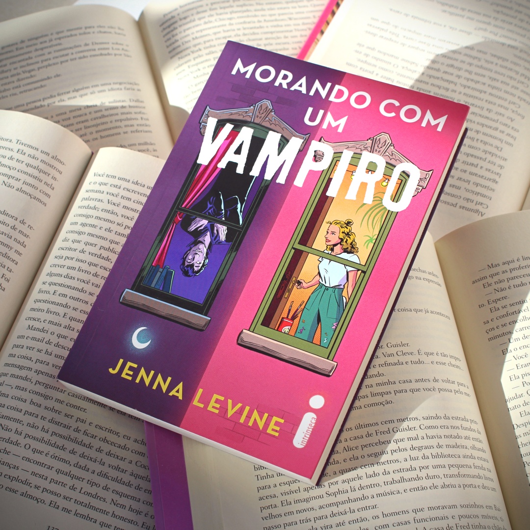 intrinseca's tweet photo. motivos para ler “Morando com um vampiro”:

🦇Romance entre humana e vampiro
🥵Personagem inspirado no Adam Driver
🥰 Dois pontos de vista
🌶️ Hot de milhões https://t.co/8mNMMpYn2D