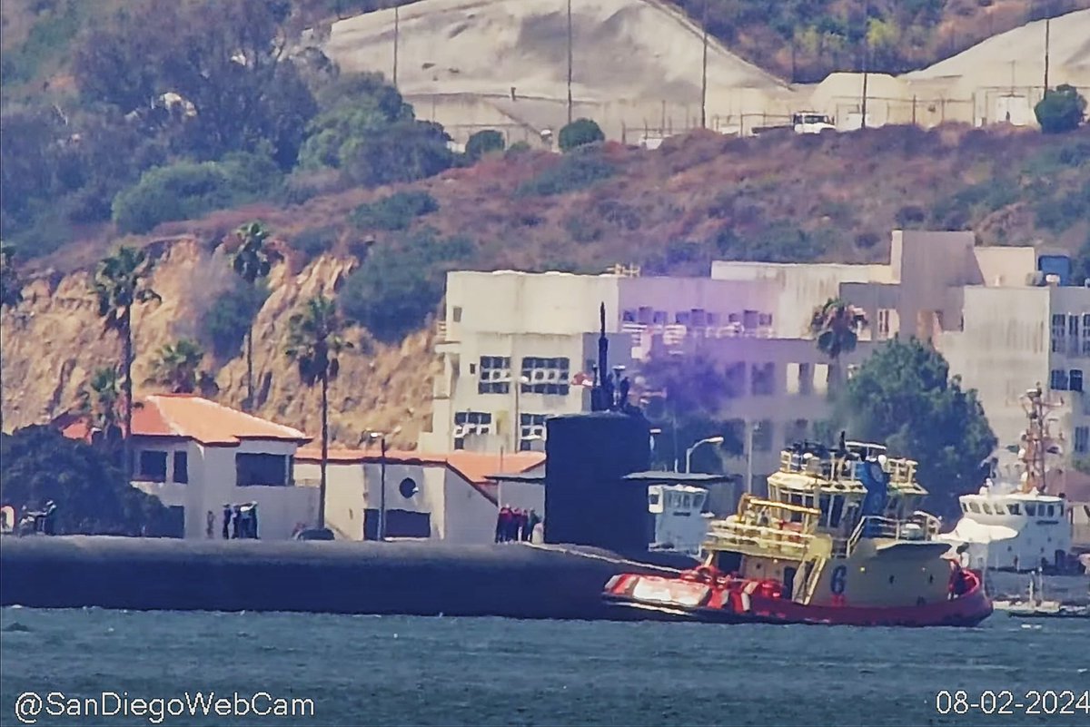 WarshipCam tweet media