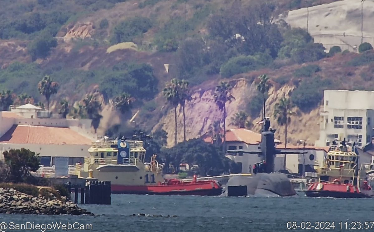 WarshipCam tweet media