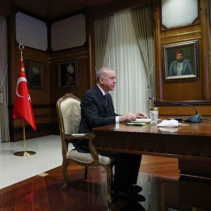 Seni Ulu Hakan Sultan Abdülhamid Han’ın yalnızlığına bırakmayacağız…

 #ErdoğanınYanındayız