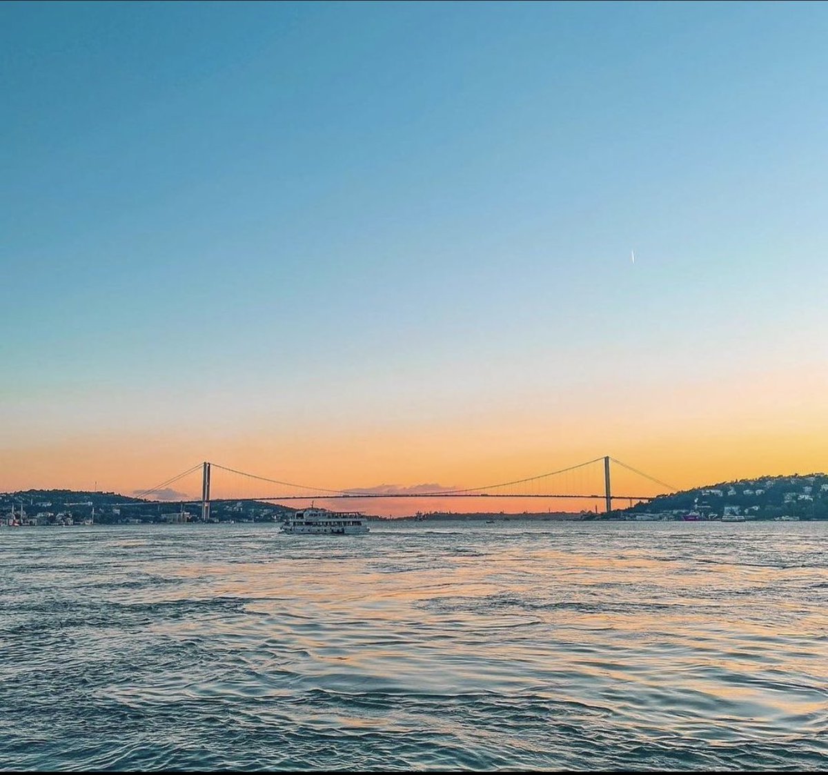 Musdiaygn's tweet photo. @zirtiss İstanbul u izliyorum gözlerim kapalı. https://t.co/TQSqfLwcO1