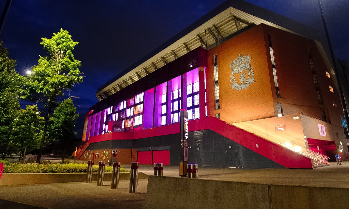 seftoncouncil's tweet photo. @LivEchonews @lpoolcouncil @LivCityRegion @MerseyPolice @MerseyFire @MerseysidePCC @NHSCandM @10DowningStreet @AtkinsonThe @NHSuk @MWLNHS @HouseofCommons You’ll Never Walk Alone 💕❤️

Thank you @LFC 

#SouthportTogether 💕 https://t.co/hrjihjpTso