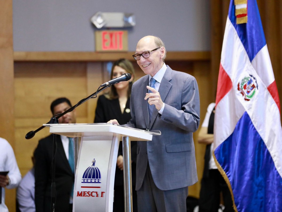 PUCMM's tweet photo. #OrgulloPUCMM💙

Celebramos el reconocimiento de nuestros investigadores en el Premio Nacional de Ciencias 2024 del @mescyt.

👉Entérate de más https://t.co/wUhzsRxbma https://t.co/wFSlSw2F8y