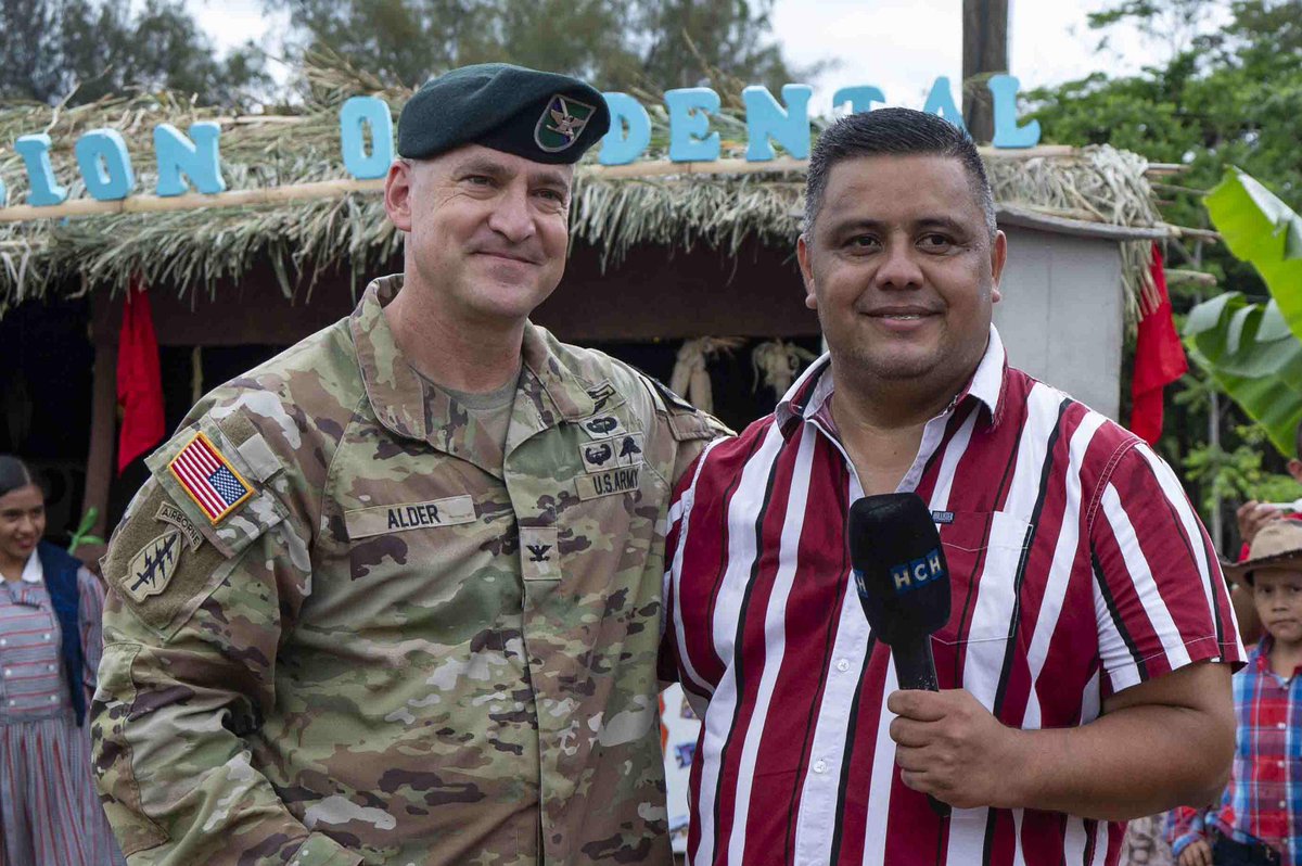 JTF_Bravo's tweet image. Yesterday, JTF-Bravo and Army Forces Battalion Command Teams were invited to attend a celebration of Honduran culture hosted by the @AereaHn Noncommissioned Officers School at Soto Cano Air Base!
@Southcom | @ARMYSOUTH | @usembassyhn